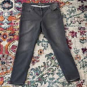Old Navy Rockstar Stretch Low Rise Jeggings